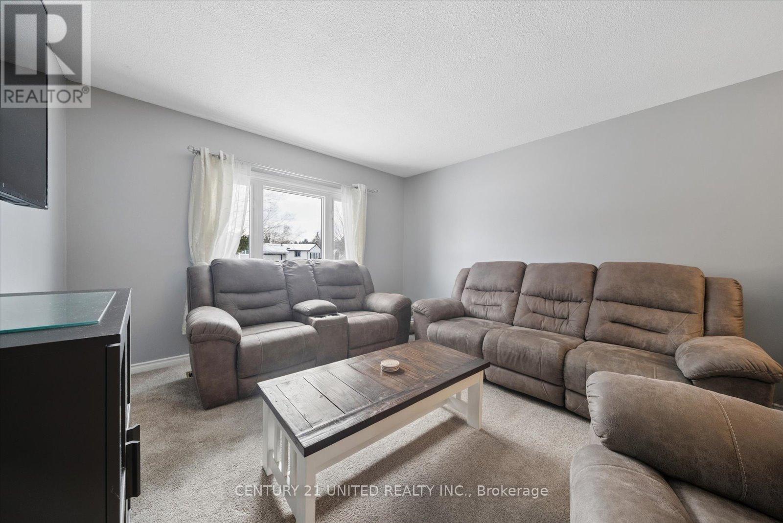 1897 Stewartcroft Crescent, Peterborough (Monaghan Ward 2), Ontario  K9K 1G7 - Photo 6 - X12918634