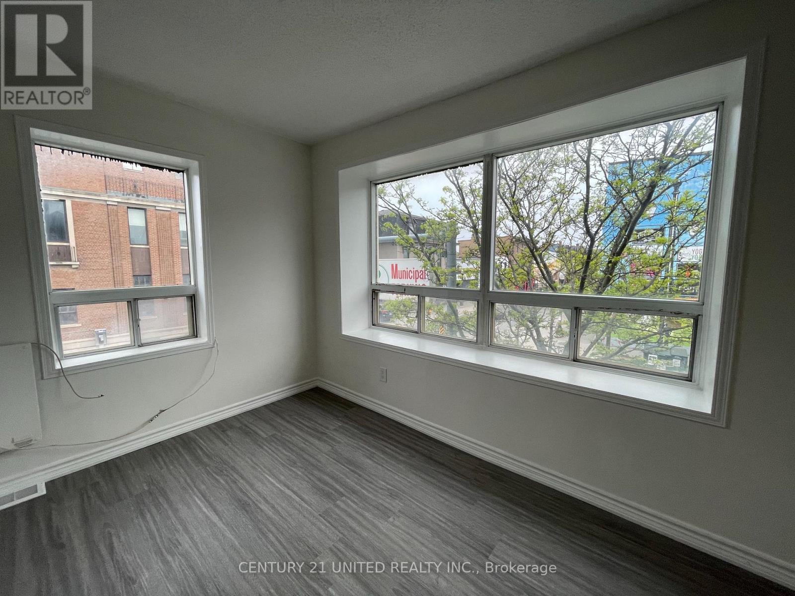 9 - 174.5 Hunter Street W, Peterborough (Town Ward 3), Ontario  K9H 2L2 - Photo 8 - X12918662