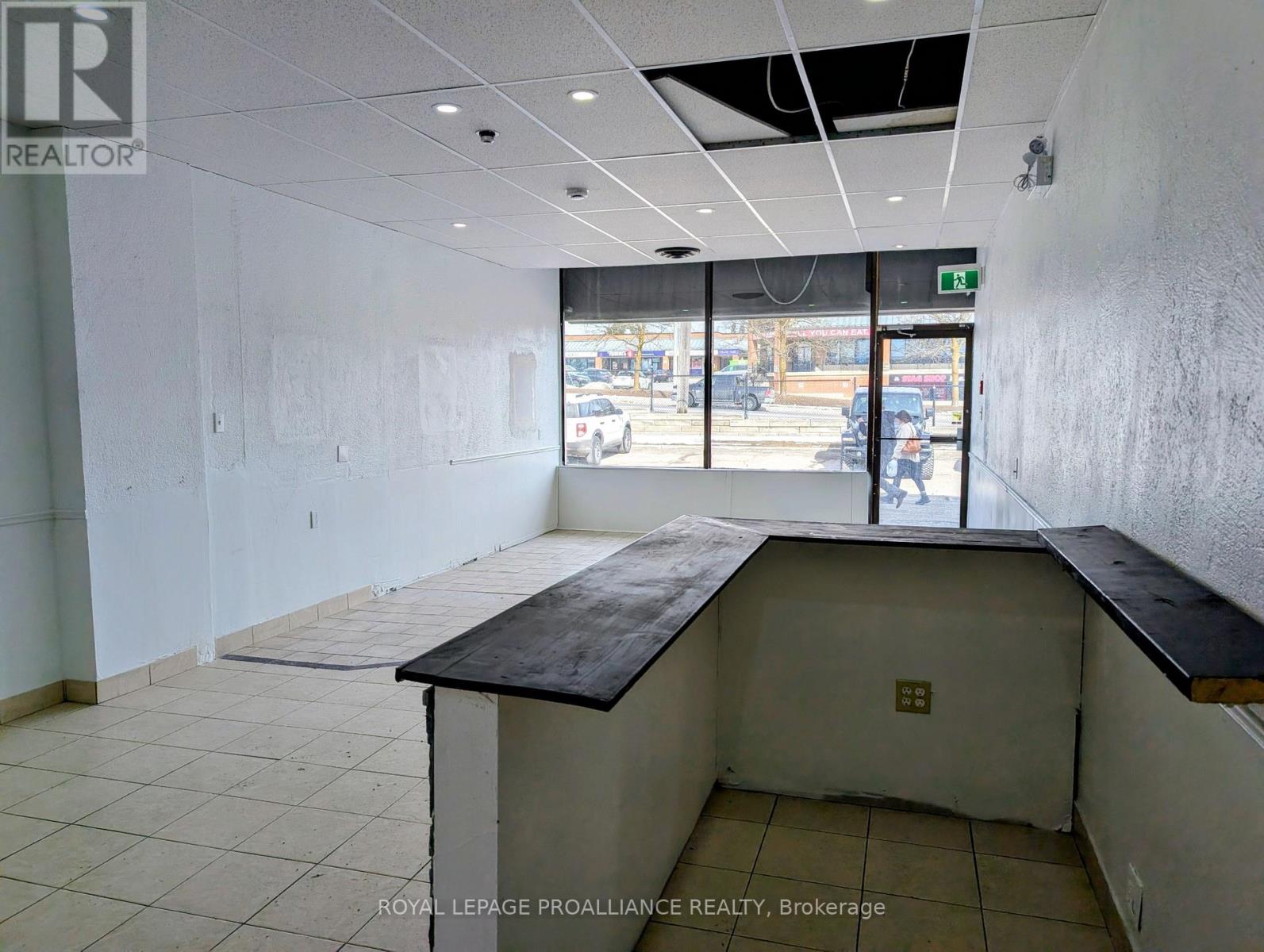 10b - 1837 Lansdowne Street W, Peterborough (Otonabee Ward 1), Ontario  K9K 1R4 - Photo 2 - X12918902