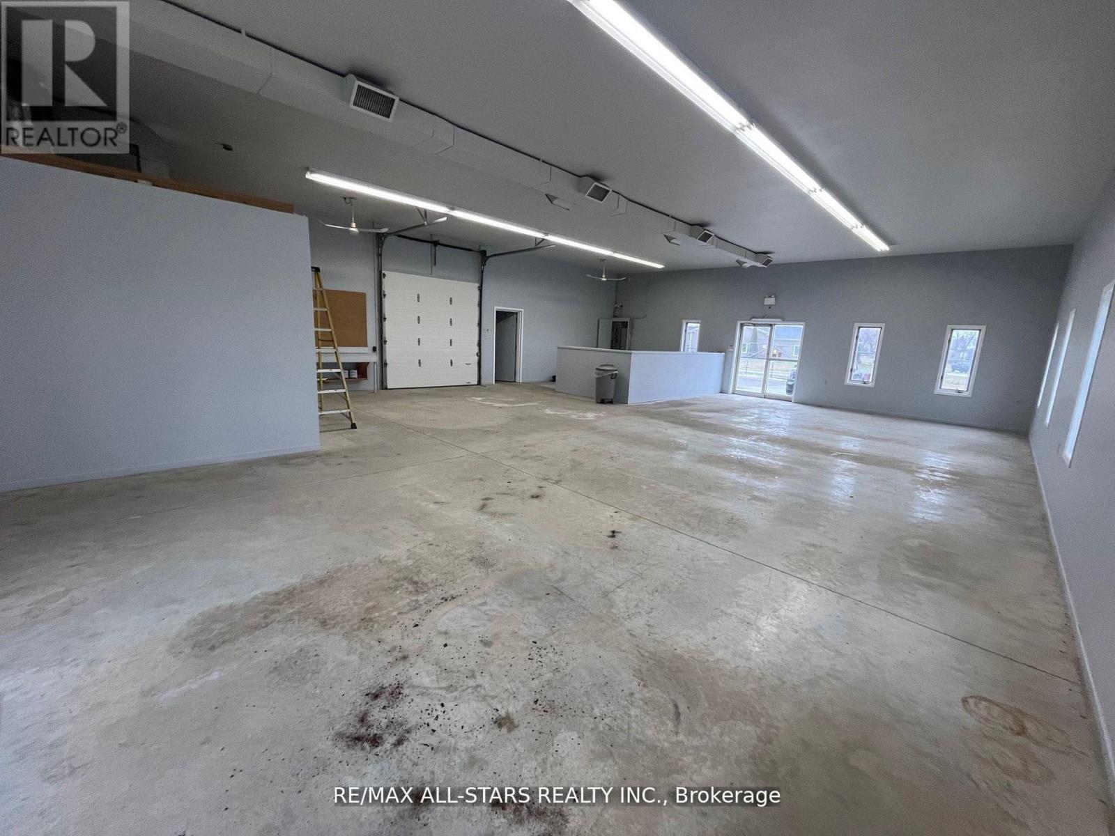 9 Callaghan's Road, Kawartha Lakes (Ops), Ontario  K9V 4R4 - Photo 6 - X12919028