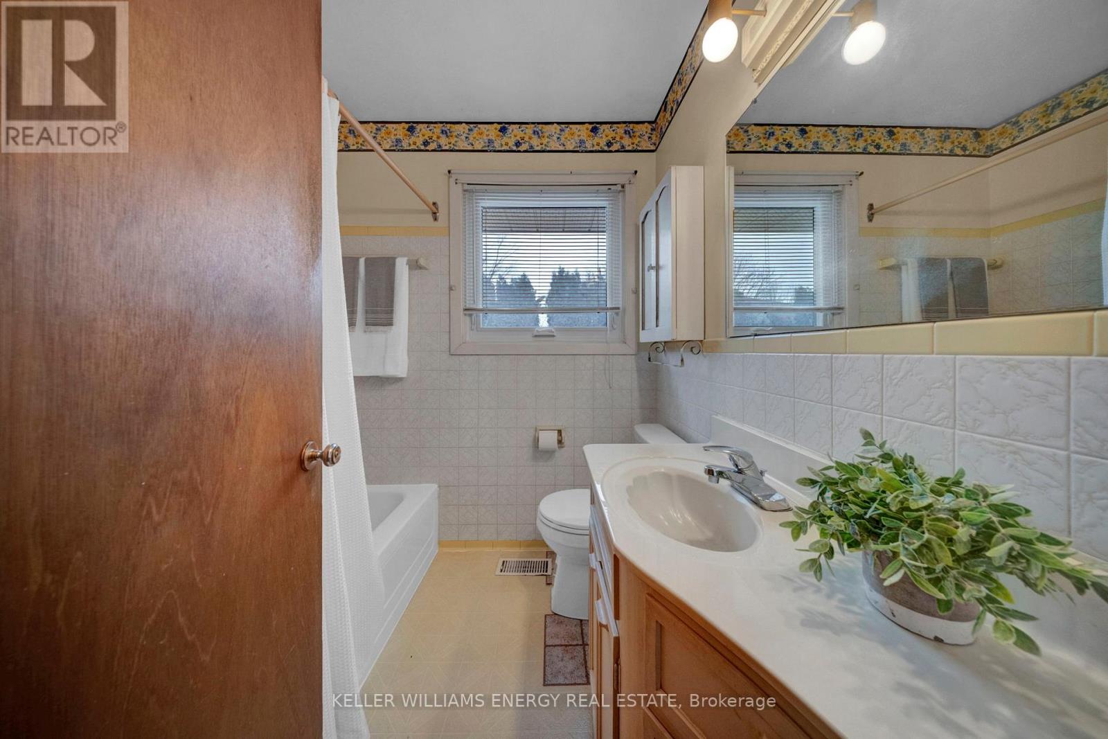 855 Timothy Street, Peterborough (Northcrest Ward 5), Ontario  K9H 6H5 - Photo 13 - X12919050