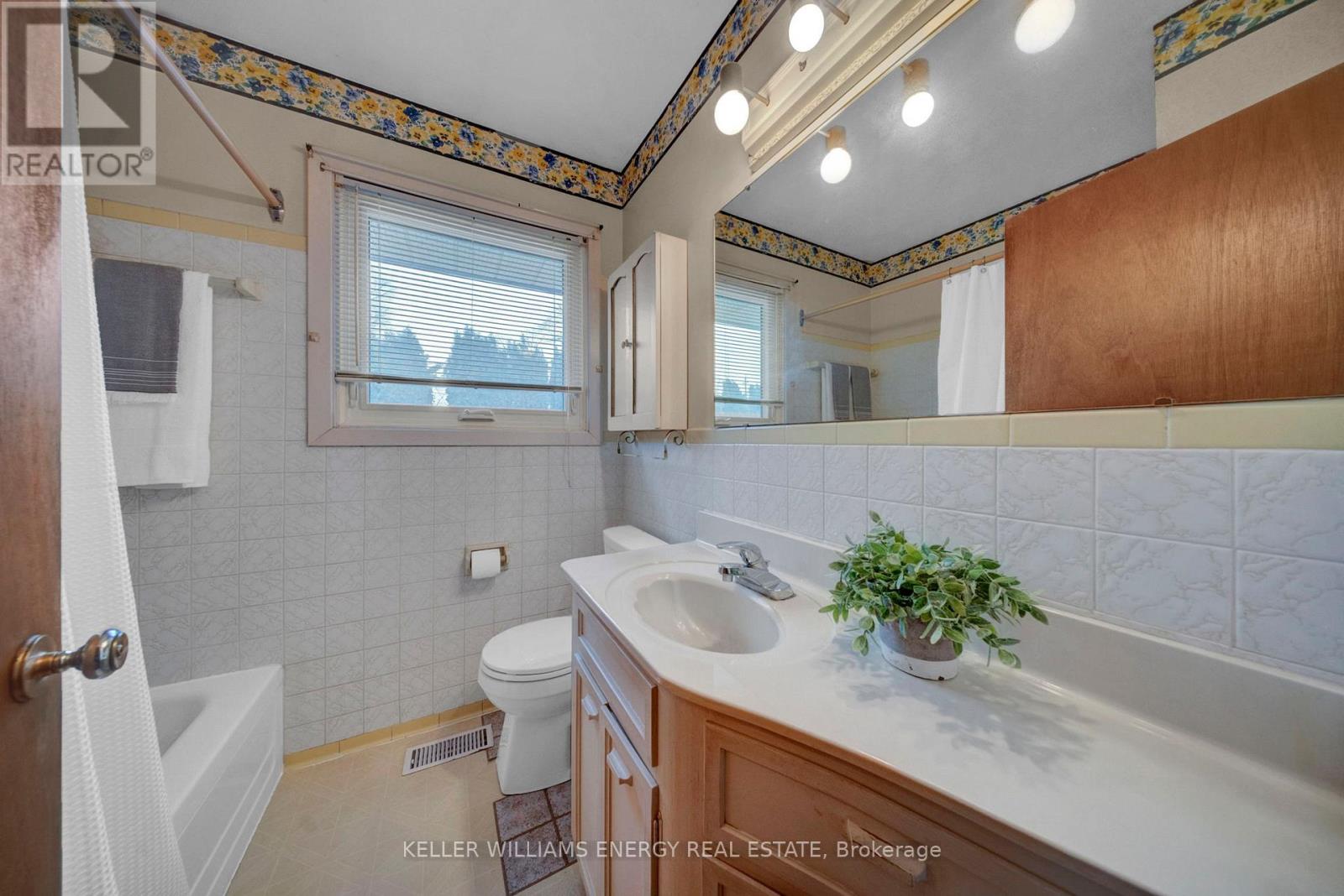 855 Timothy Street, Peterborough (Northcrest Ward 5), Ontario  K9H 6H5 - Photo 14 - X12919050