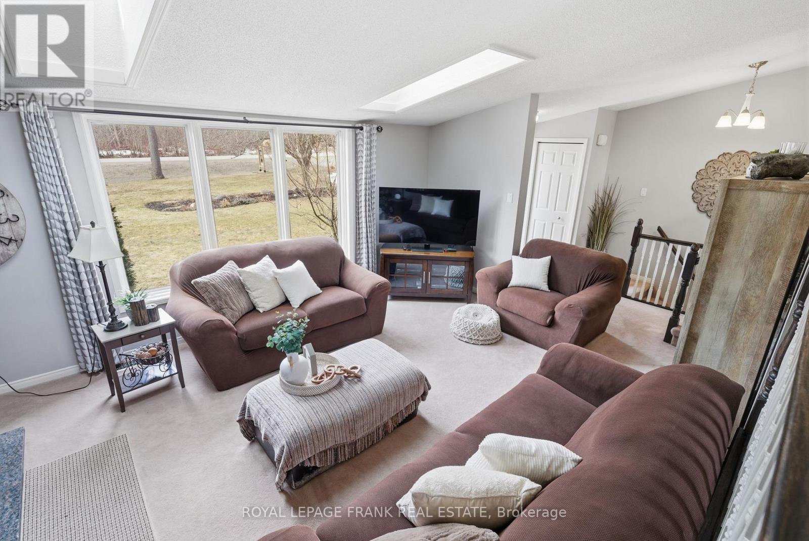 128 River Road, Kawartha Lakes (Manvers), Ontario  K9V 4R4 - Photo 11 - X12919740