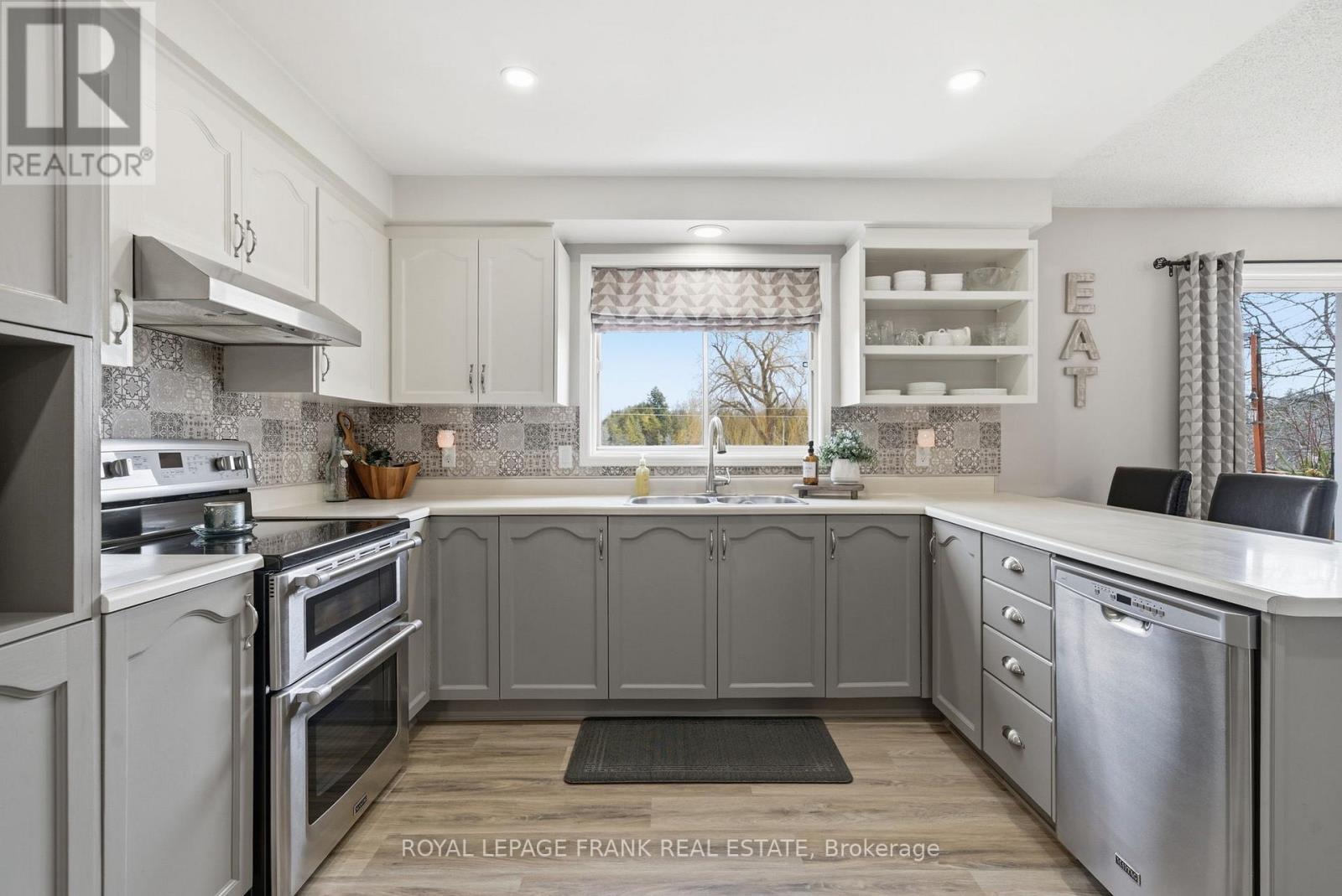 128 River Road, Kawartha Lakes (Manvers), Ontario  K9V 4R4 - Photo 12 - X12919740