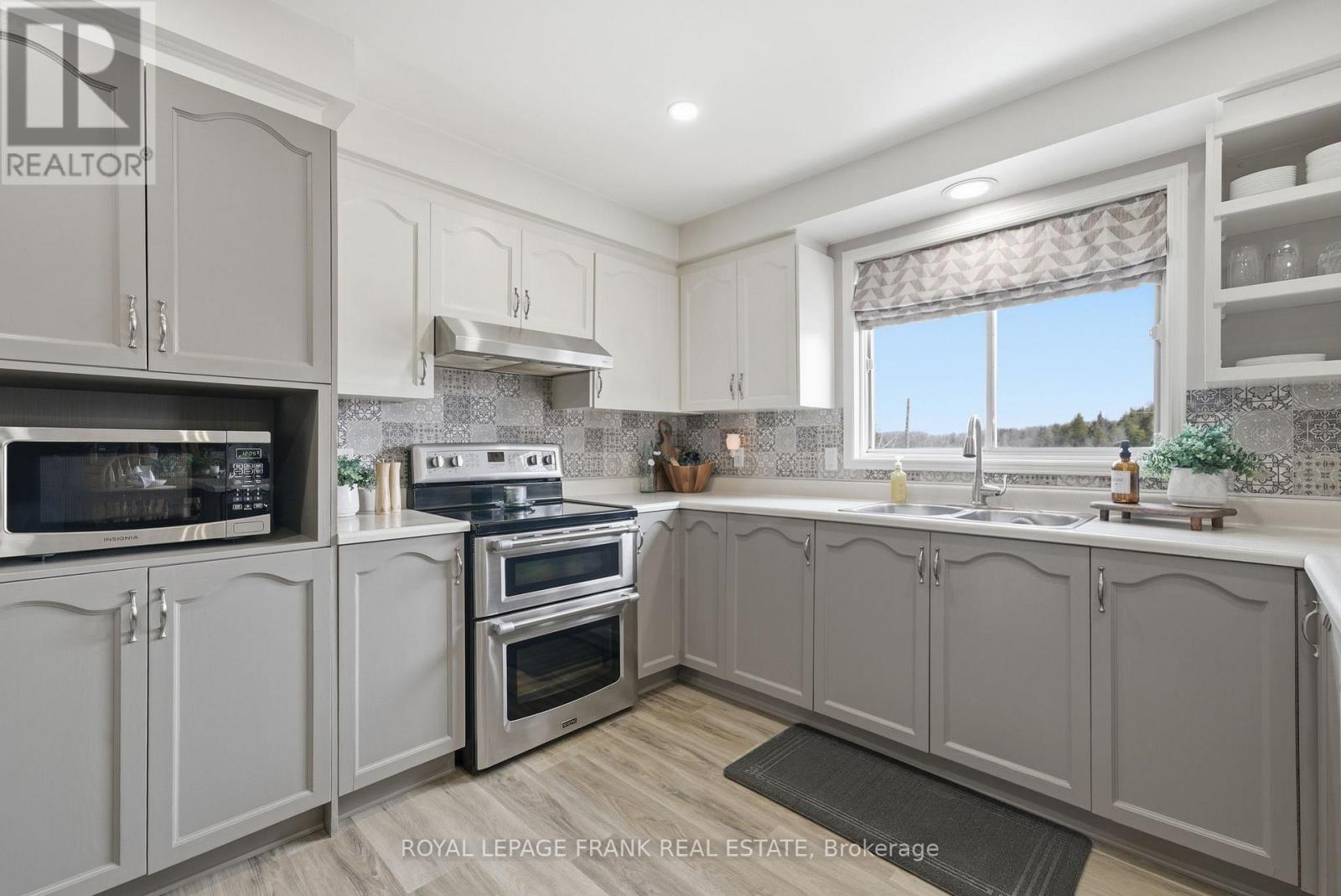 128 River Road, Kawartha Lakes (Manvers), Ontario  K9V 4R4 - Photo 13 - X12919740