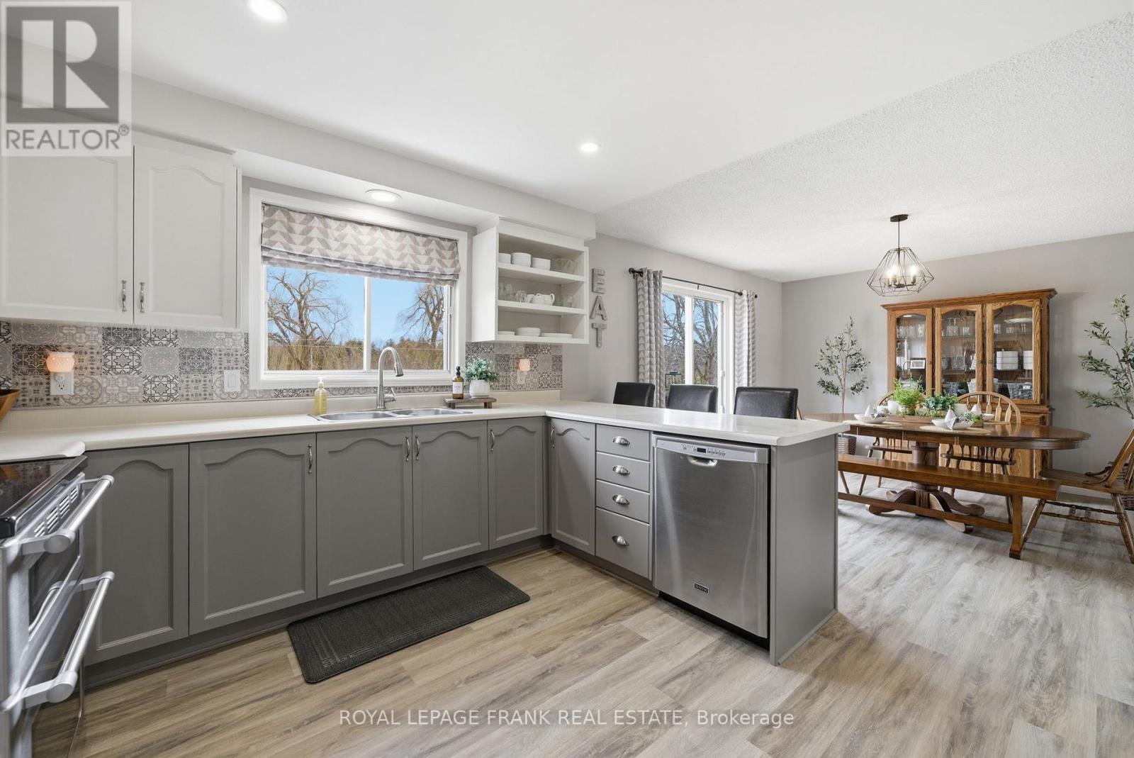 128 River Road, Kawartha Lakes (Manvers), Ontario  K9V 4R4 - Photo 14 - X12919740