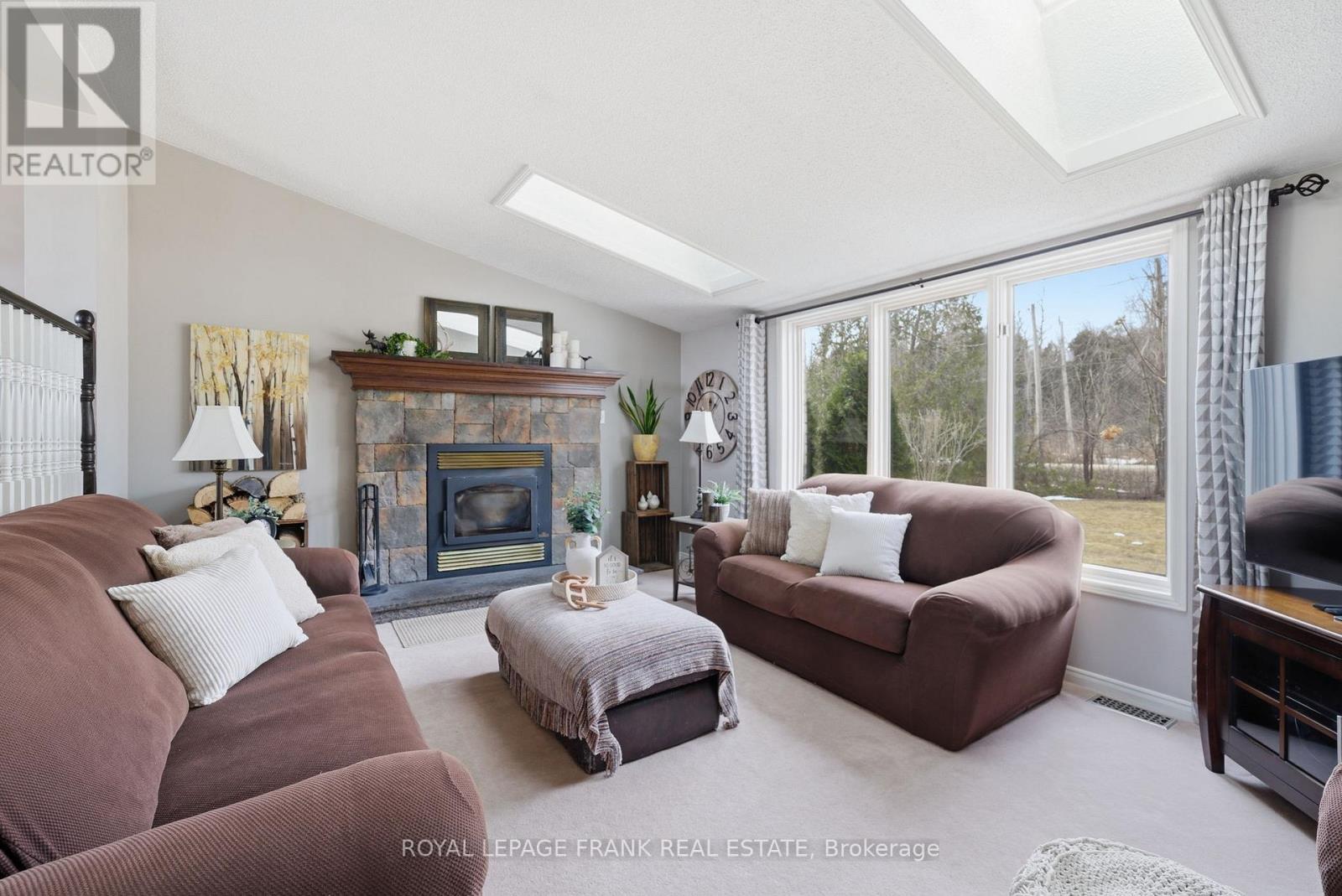 128 River Road, Kawartha Lakes (Manvers), Ontario  K9V 4R4 - Photo 8 - X12919740