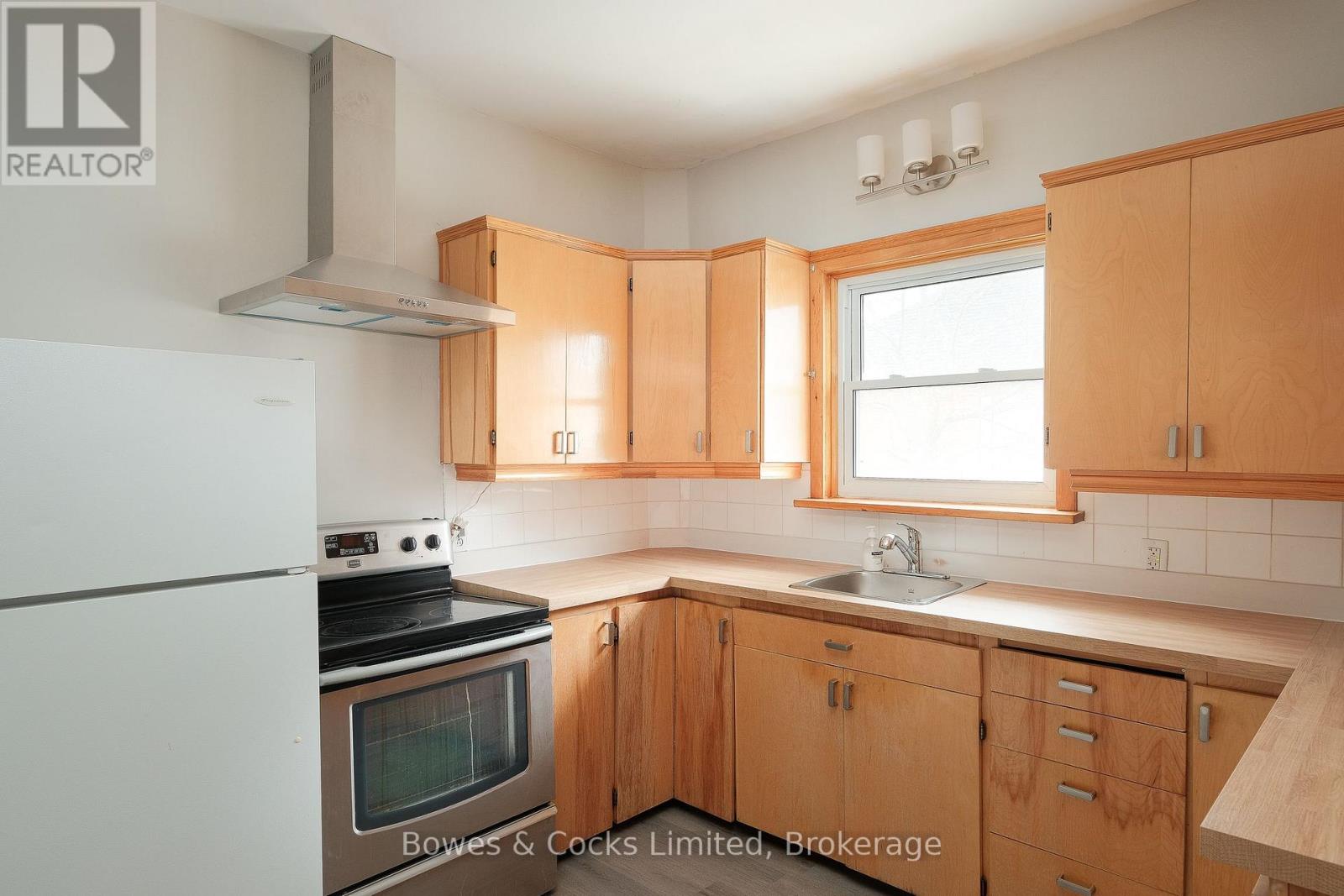 164 Prince Street, Peterborough (Town Ward 3), Ontario  K9J 2A4 - Photo 16 - X12920420