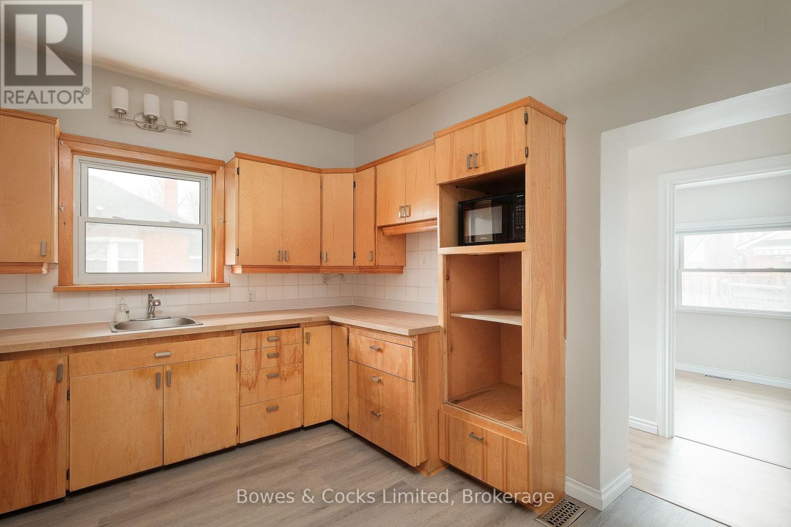 164 Prince Street, Peterborough (Town Ward 3), Ontario  K9J 2A4 - Photo 19 - X12920420