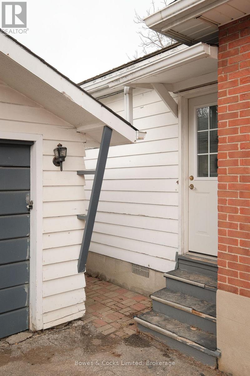 164 Prince Street, Peterborough (Town Ward 3), Ontario  K9J 2A4 - Photo 34 - X12920420