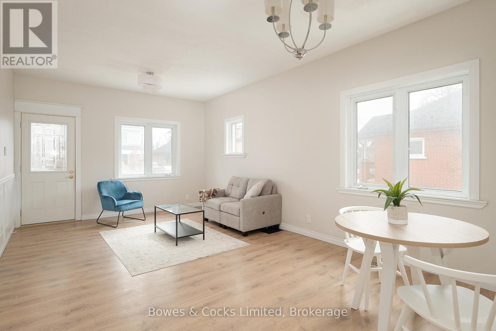 164 Prince Street, Peterborough (Town Ward 3), Ontario  K9J 2A4 - Photo 4 - X12920420