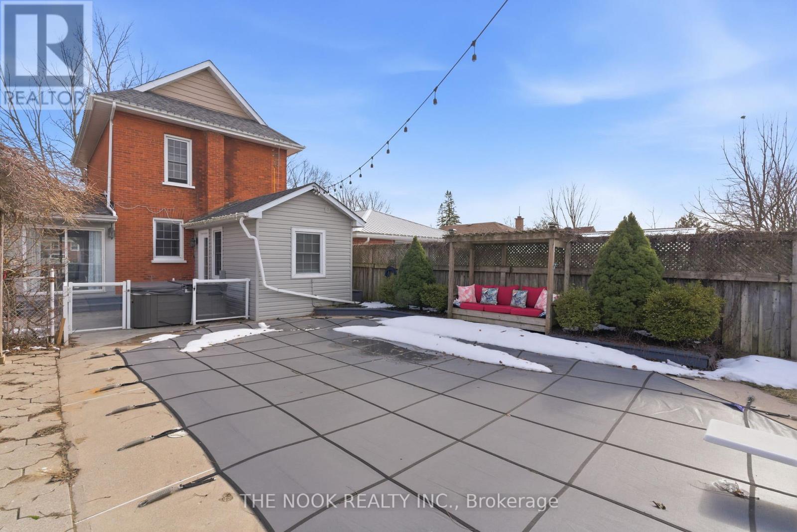 264 Bennet Street, Peterborough (Northcrest Ward 5), Ontario  K9H 5B9 - Photo 40 - X12920508