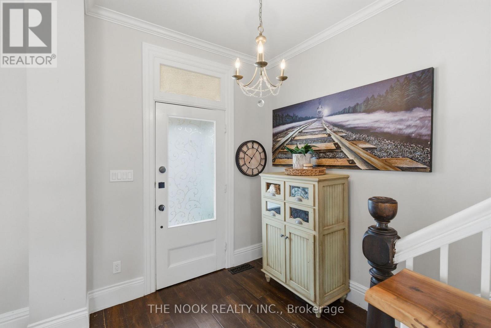 264 Bennet Street, Peterborough (Northcrest Ward 5), Ontario  K9H 5B9 - Photo 6 - X12920508