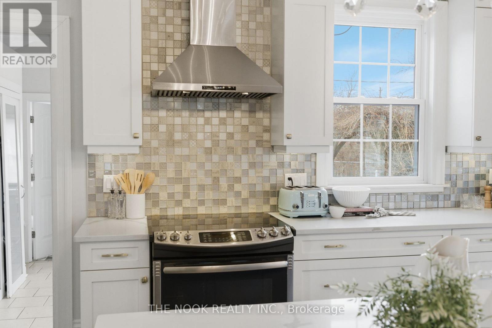 264 Bennet Street, Peterborough (Northcrest Ward 5), Ontario  K9H 5B9 - Photo 9 - X12920508