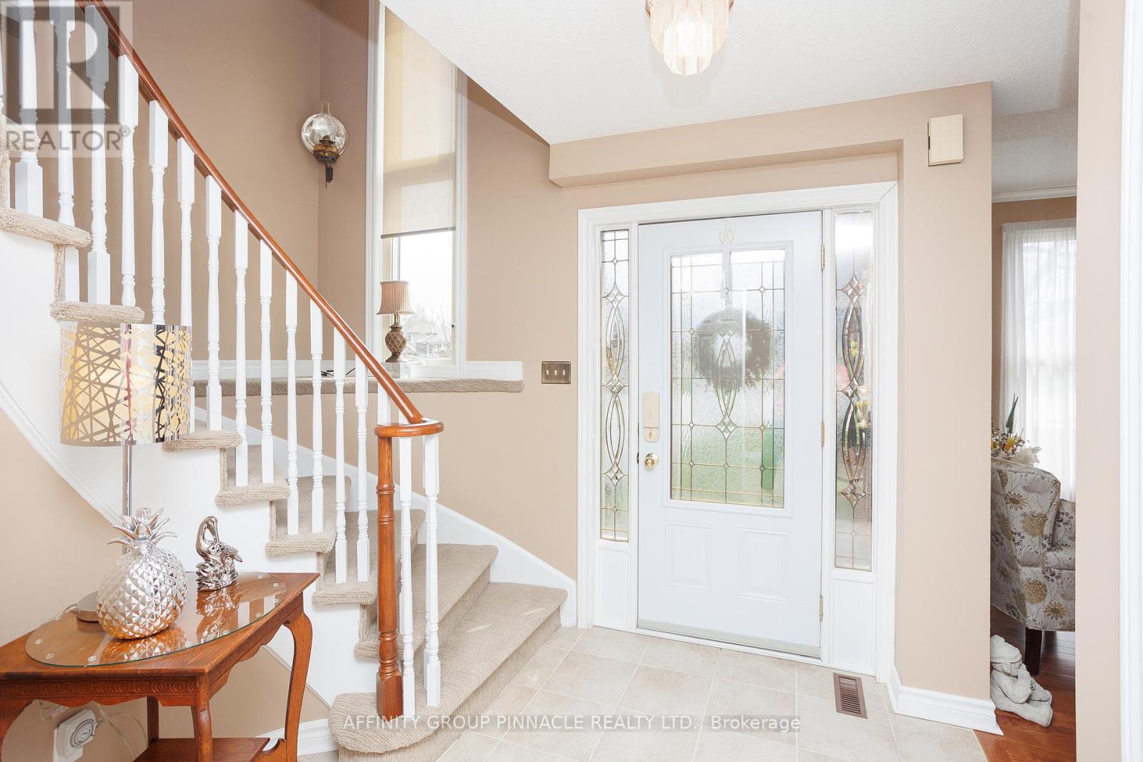 20 Olympia Court, Kawartha Lakes (Lindsay), Ontario  K9V 6C8 - Photo 3 - X12920614