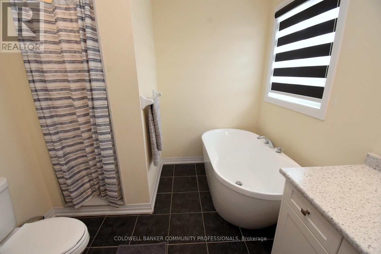 1 Burrows Court, Kawartha Lakes (Ops), Ontario  K9V 0J3 - Photo 21 - X12920524