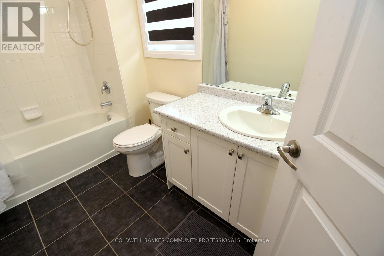 1 Burrows Court, Kawartha Lakes (Ops), Ontario  K9V 0J3 - Photo 32 - X12920524