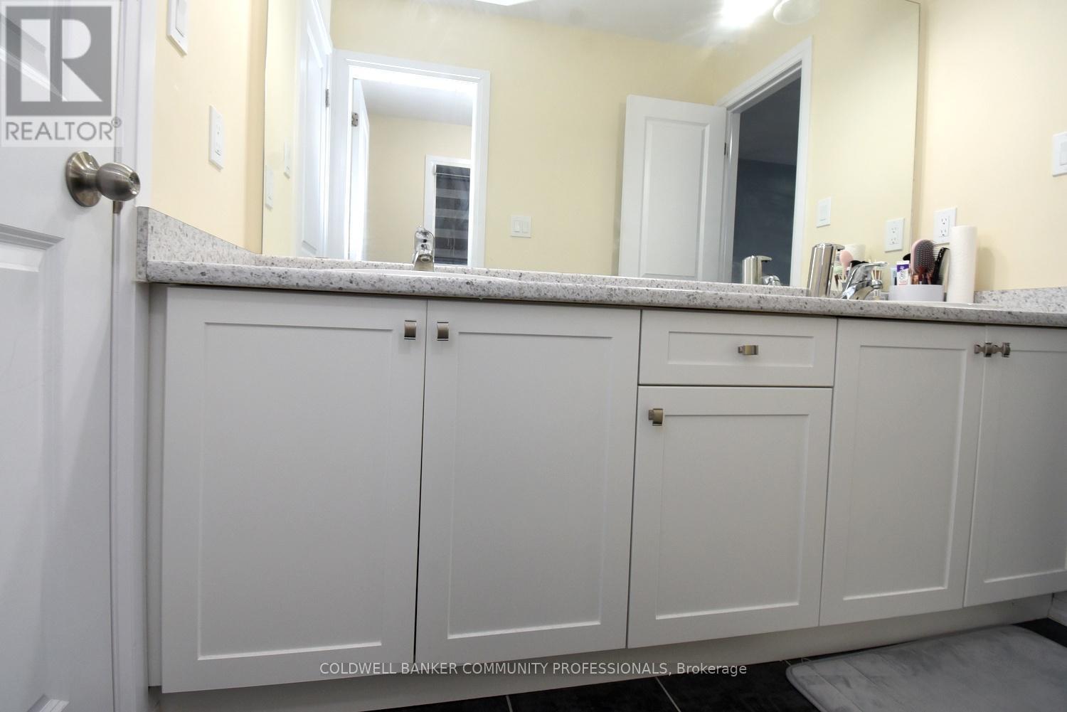 1 Burrows Court, Kawartha Lakes (Ops), Ontario  K9V 0J3 - Photo 33 - X12920524