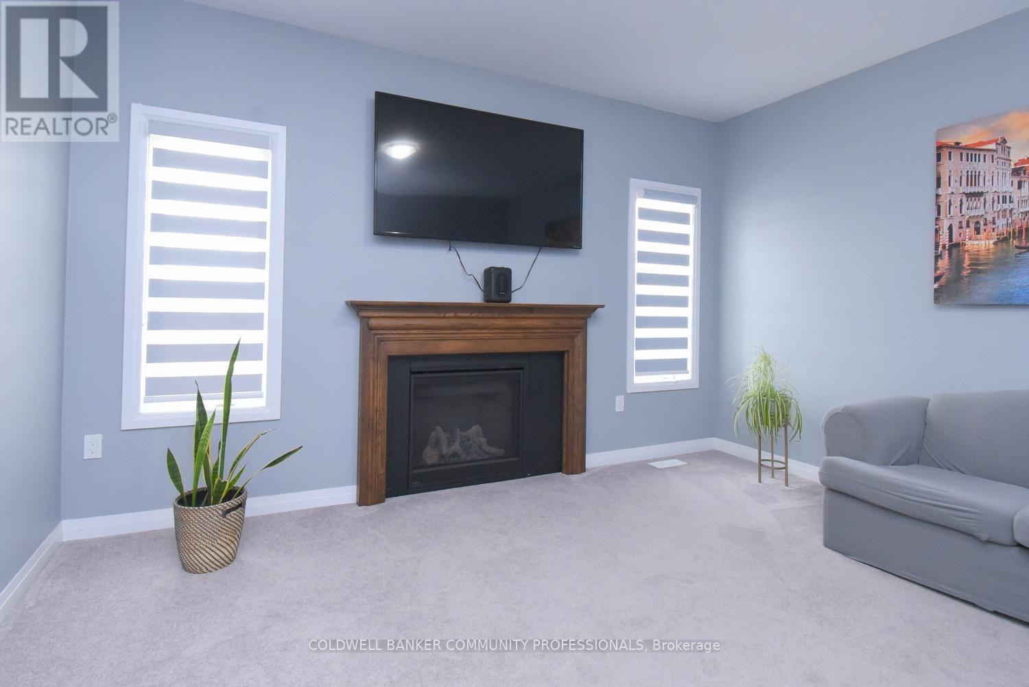 1 Burrows Court, Kawartha Lakes (Ops), Ontario  K9V 0J3 - Photo 4 - X12920524