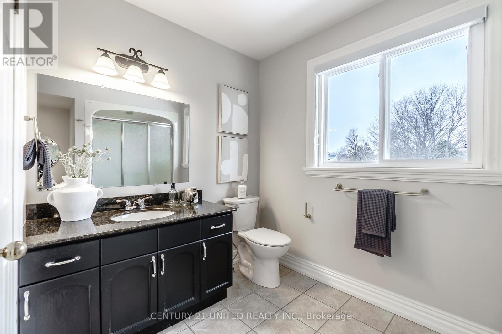 2112 Lorraine Drive, Peterborough (Northcrest Ward 5), Ontario  K9L 1X4 - Photo 30 - X12921190