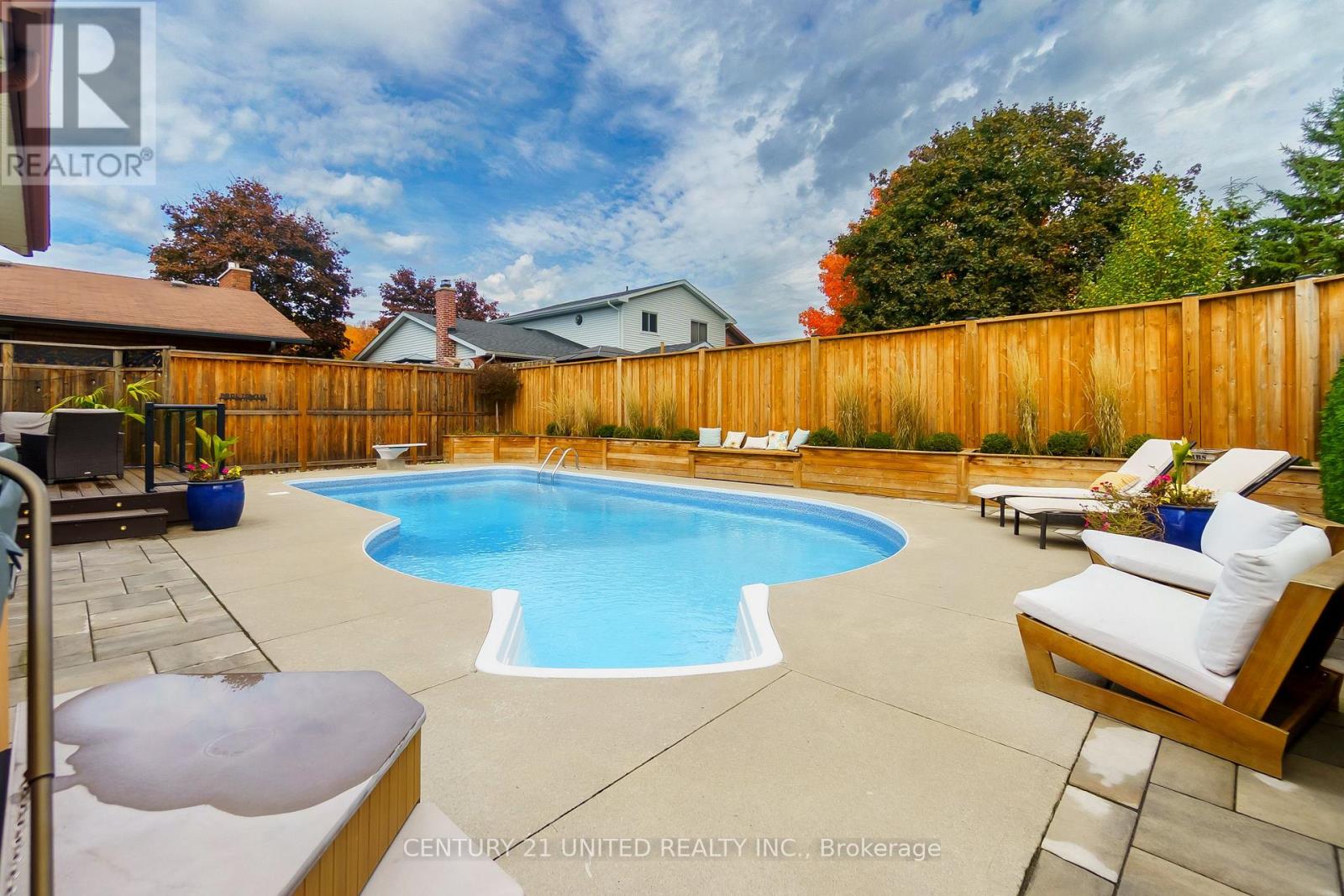 2112 Lorraine Drive, Peterborough (Northcrest Ward 5), Ontario  K9L 1X4 - Photo 43 - X12921190