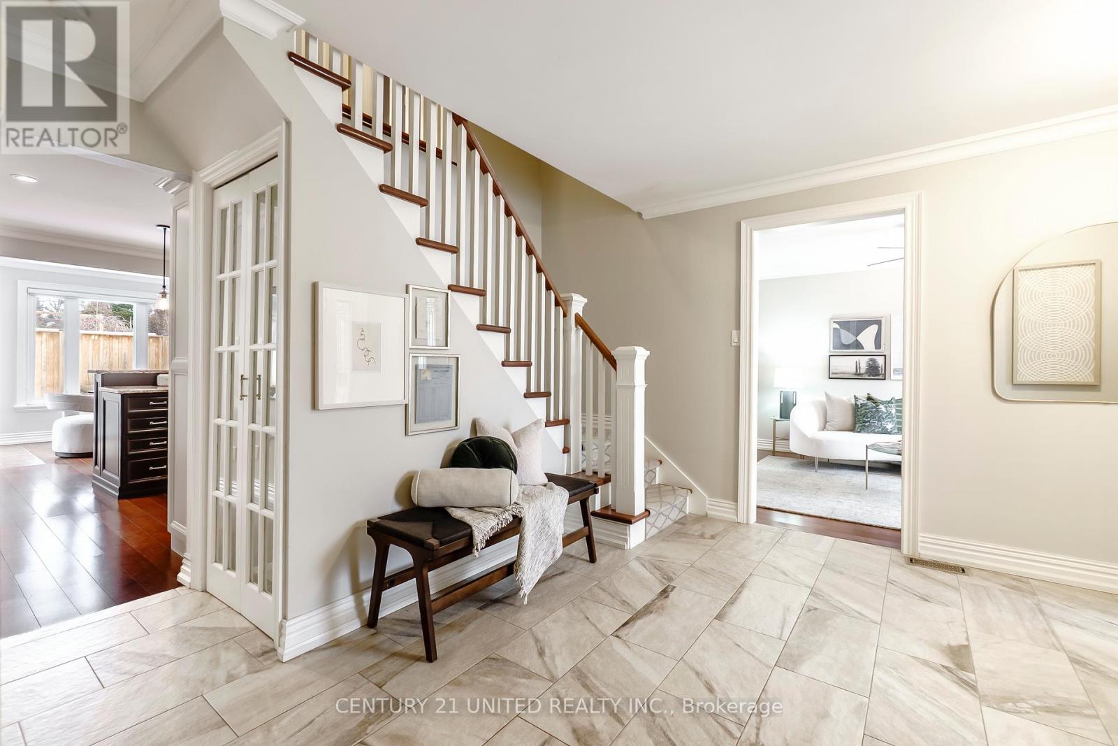 2112 Lorraine Drive, Peterborough (Northcrest Ward 5), Ontario  K9L 1X4 - Photo 5 - X12921190