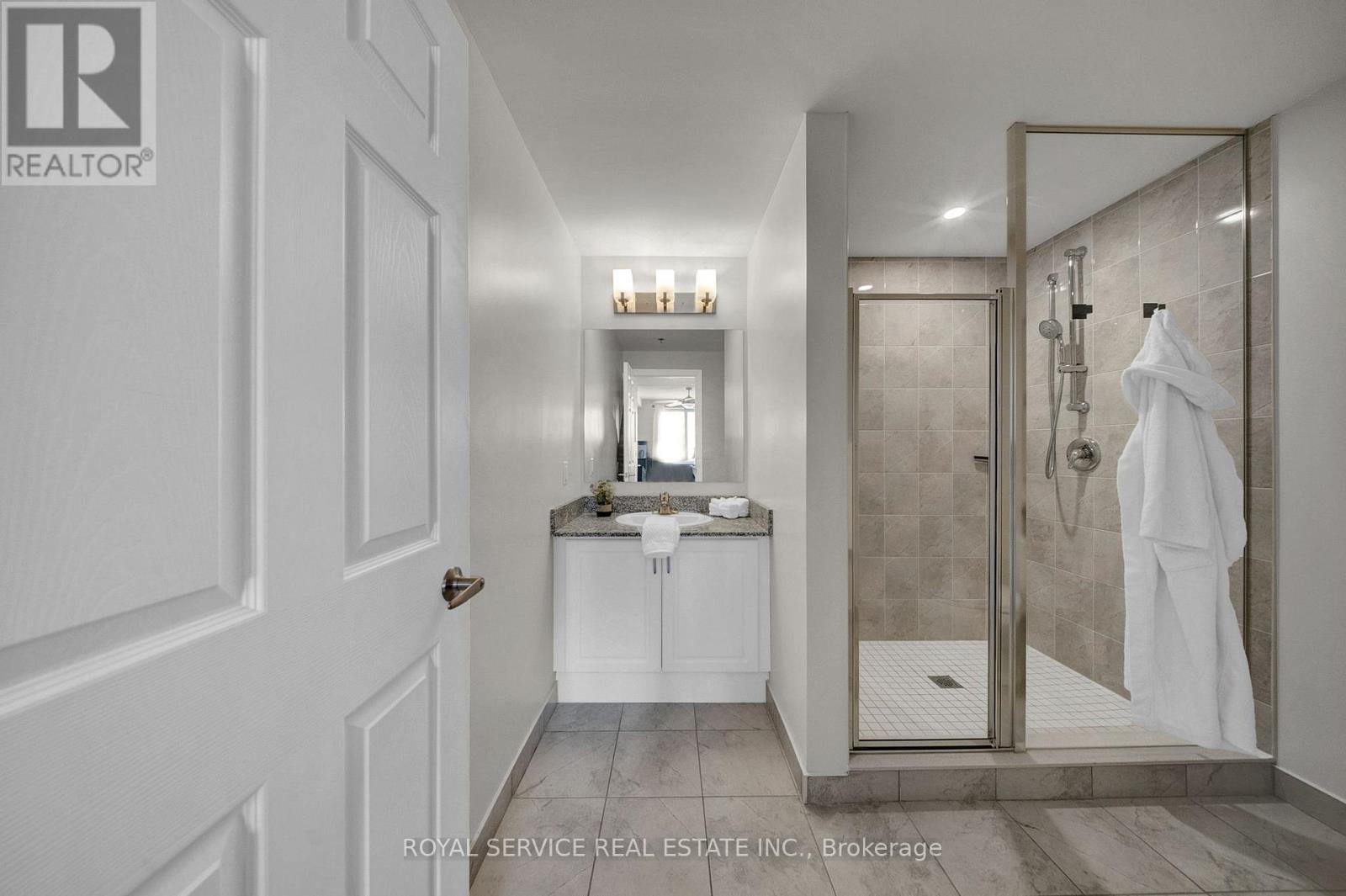 210 - 21 Brookhouse Drive, Clarington (Newcastle), Ontario  L1B 0V4 - Photo 19 - E12922238