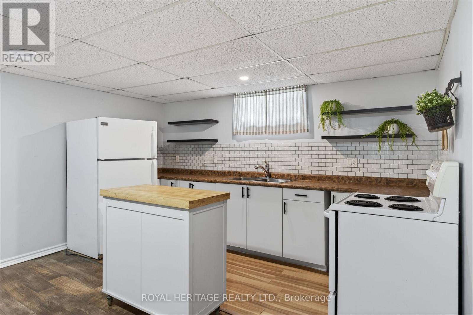 71 Albert Street S, Kawartha Lakes (Lindsay), Ontario  K9V 3H3 - Photo 44 - X12922364