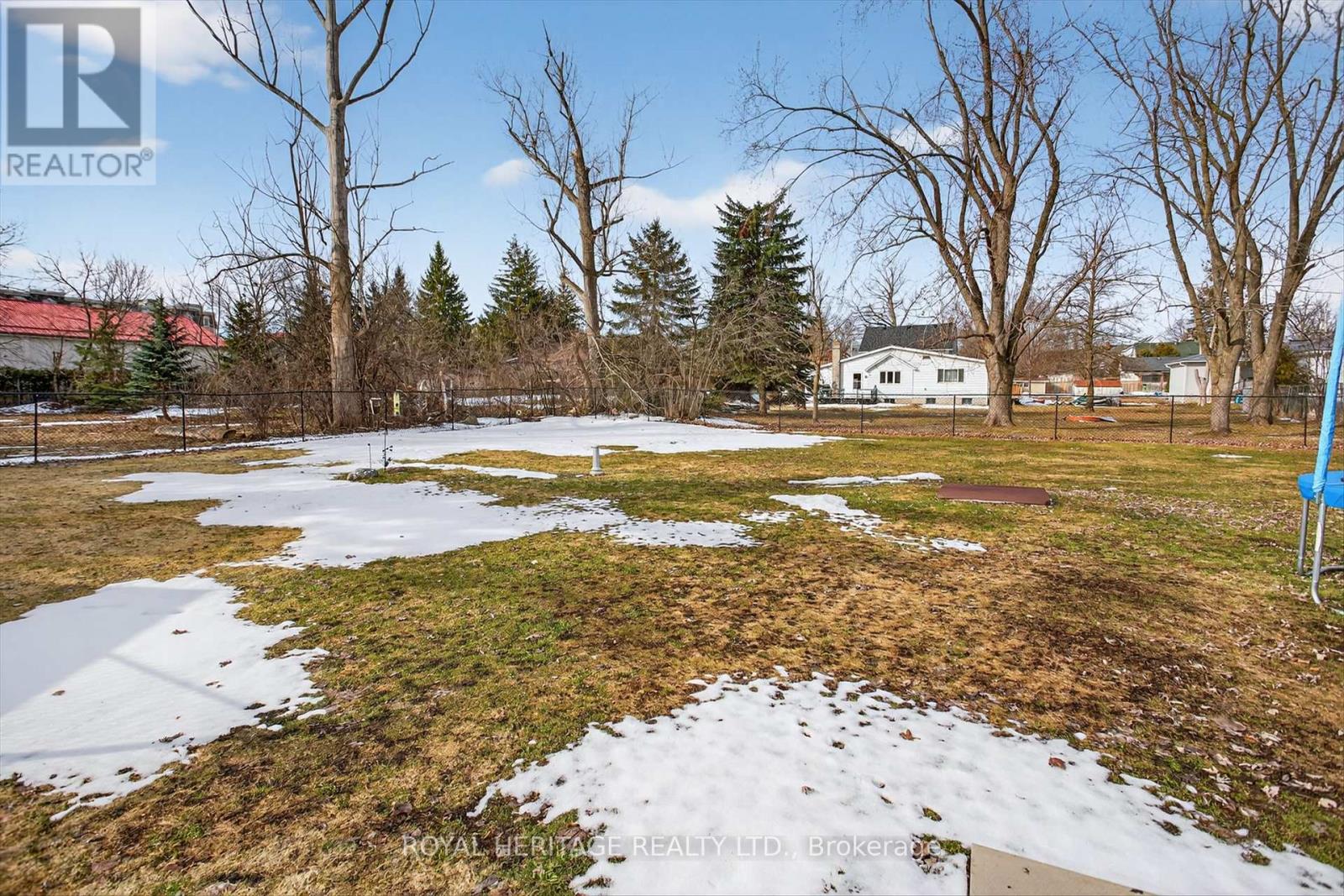 71 Albert Street S, Kawartha Lakes (Lindsay), Ontario  K9V 3H3 - Photo 46 - X12922364