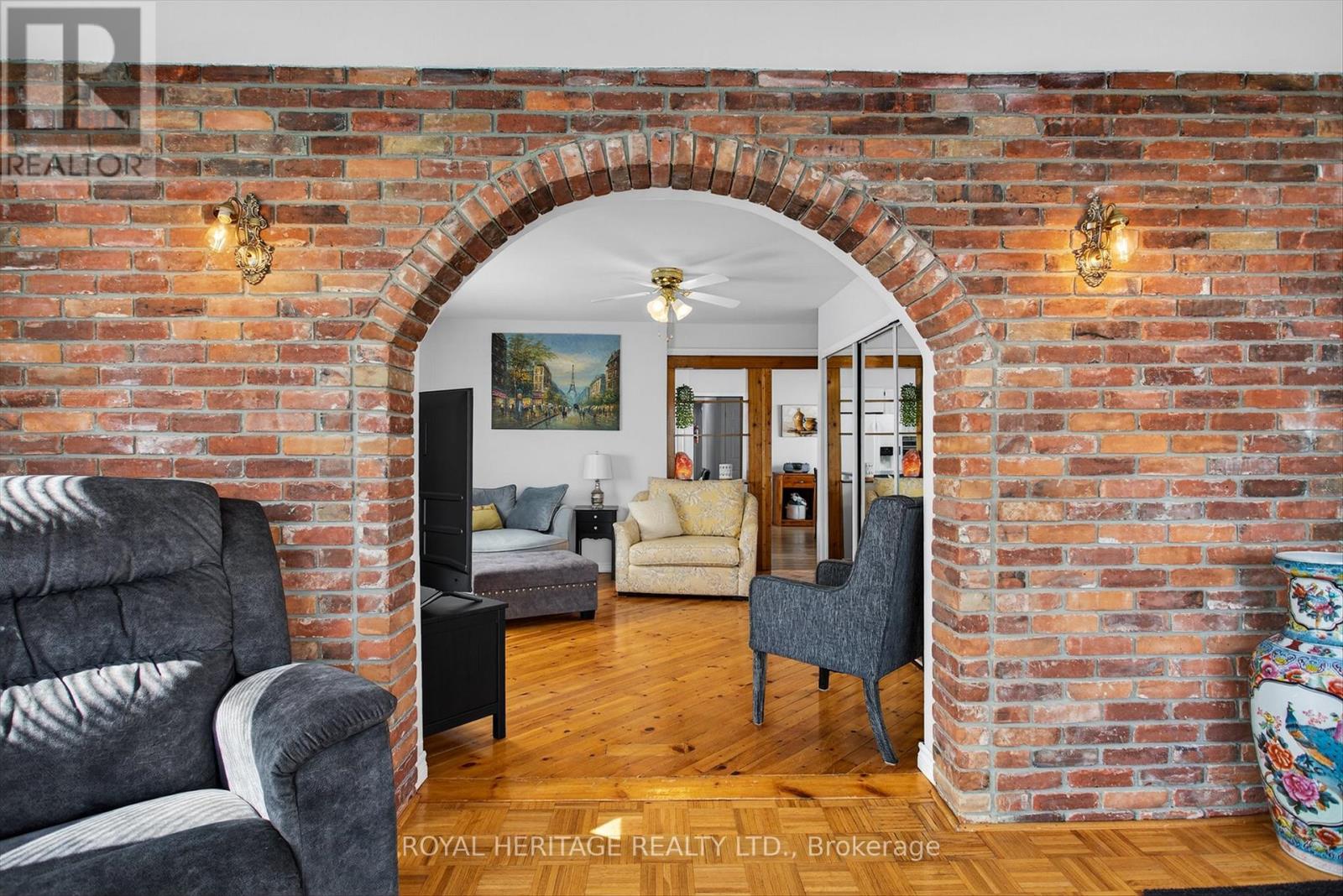 71 Albert Street S, Kawartha Lakes (Lindsay), Ontario  K9V 3H3 - Photo 6 - X12922364