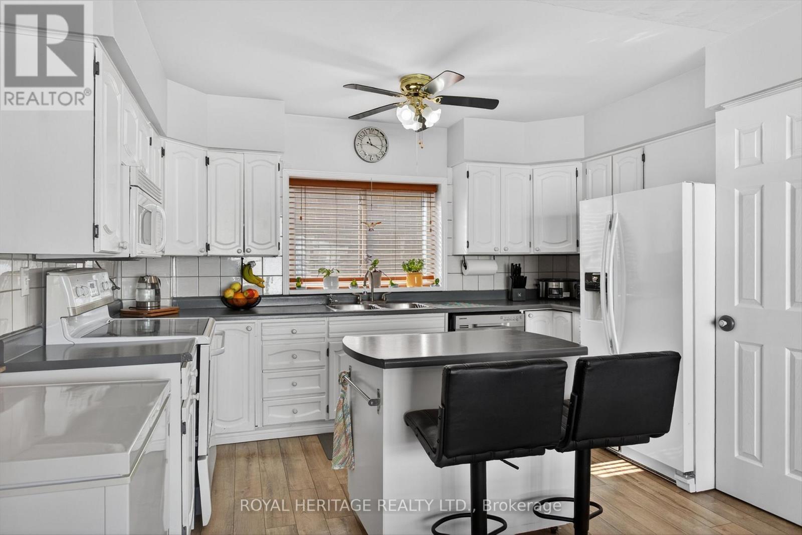 71 Albert Street S, Kawartha Lakes (Lindsay), Ontario  K9V 3H3 - Photo 9 - X12922364