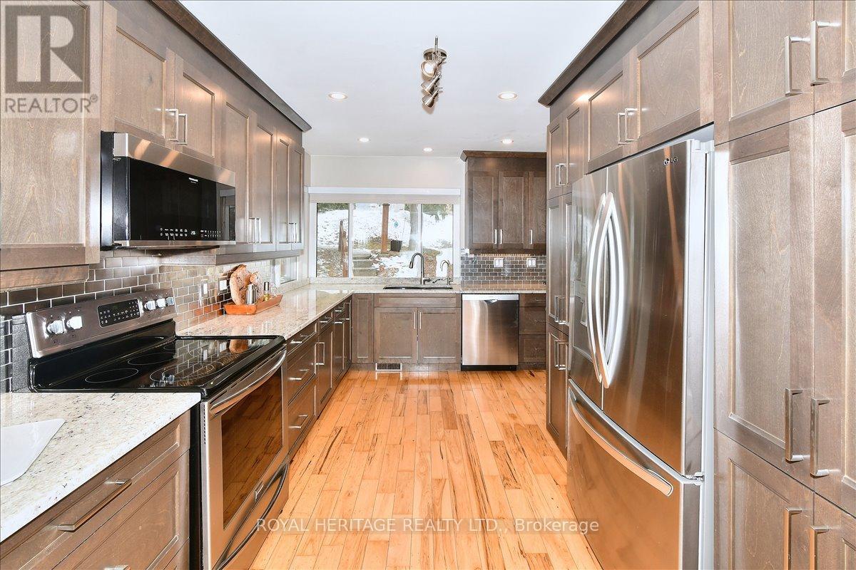 298 Fife Avenue, Selwyn, Ontario  K9J 6X3 - Photo 12 - X12922422