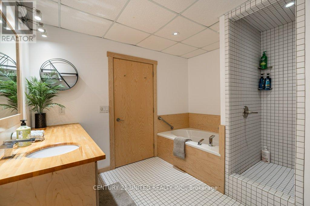 1080 Clydesdale Road, North Kawartha, Ontario  K0L 1A0 - Photo 34 - X12922858