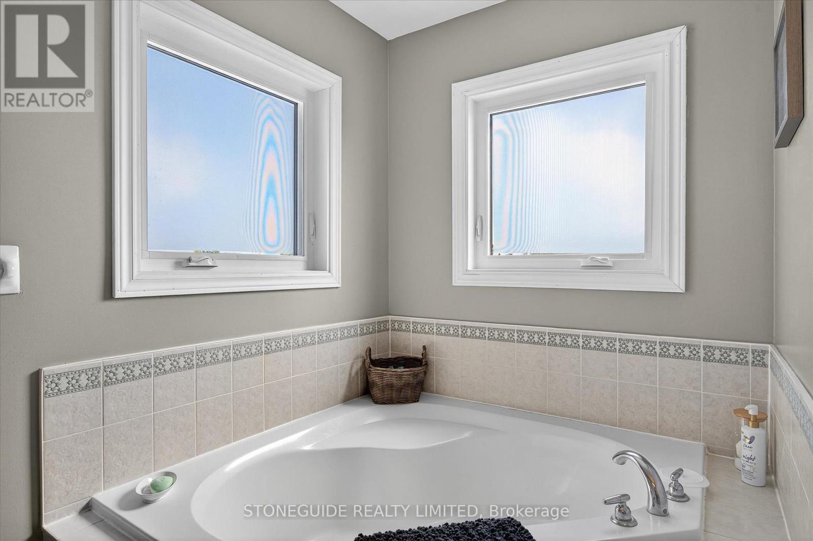 1726 Ravenwood Drive, Peterborough (Monaghan Ward 2), Ontario  K9K 2P6 - Photo 27 - X12922898