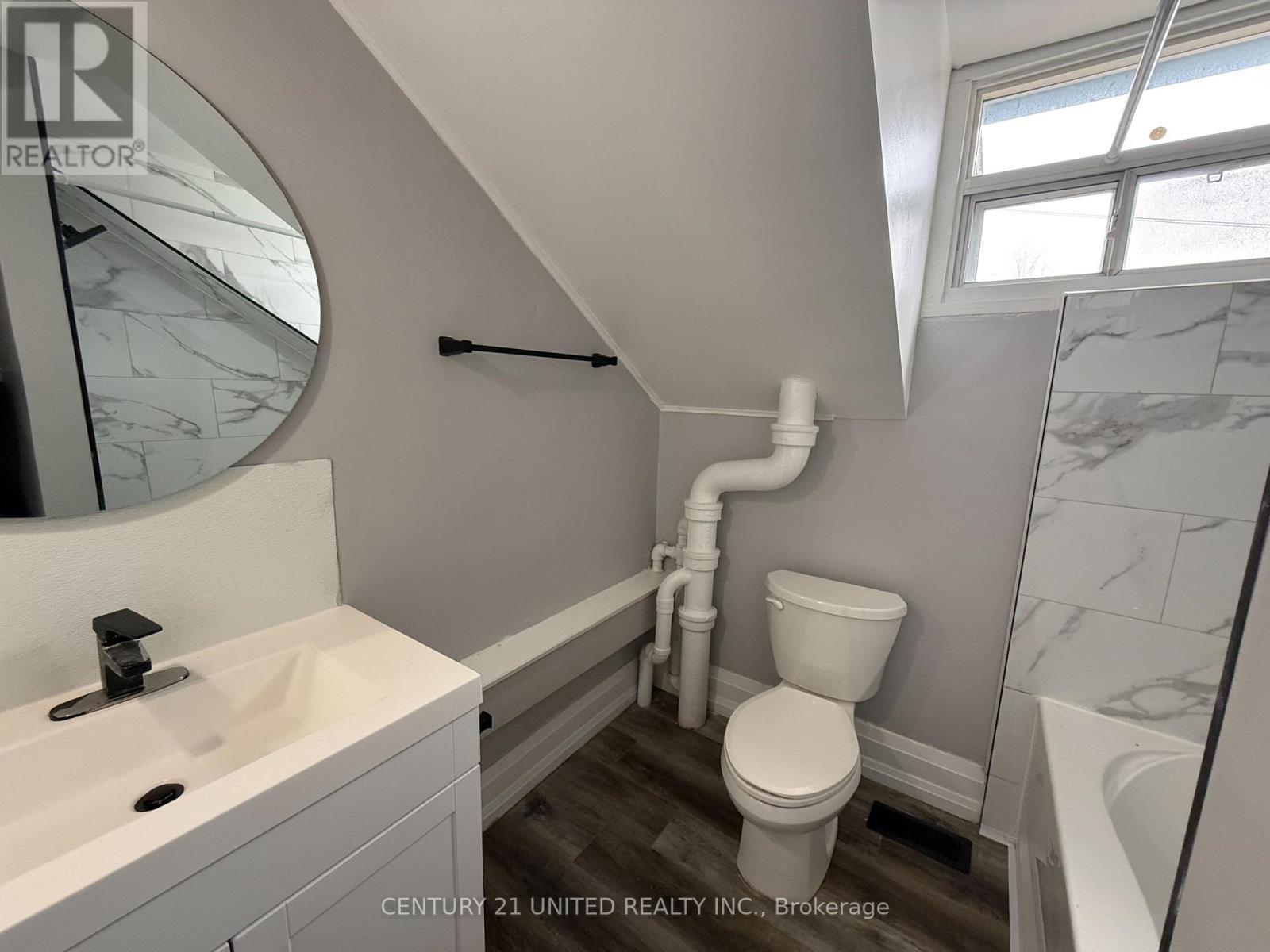 B - 470 Boliver Street, Peterborough (Town Ward 3), Ontario  K9J 4R4 - Photo 6 - X12923382