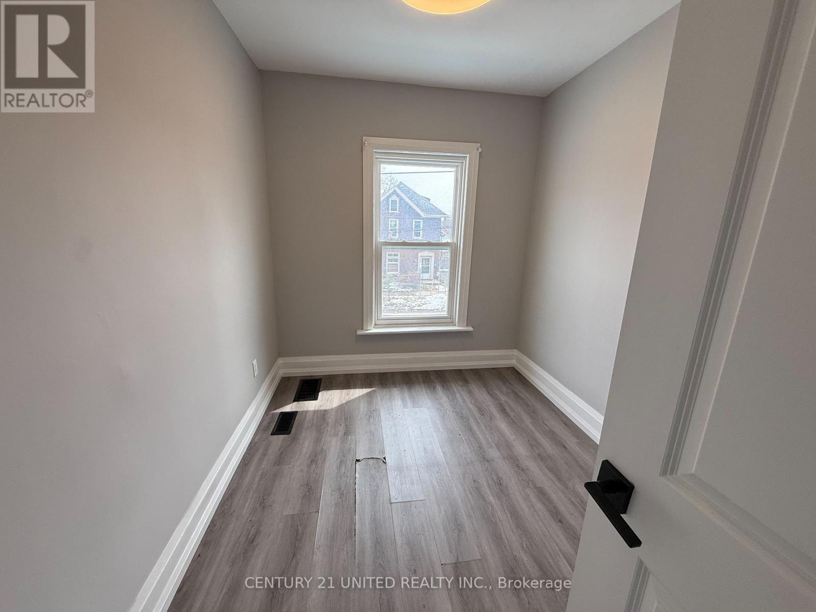 A - 468 Bolivar Street, Peterborough (Town Ward 3), Ontario  K9J 4R4 - Photo 9 - X12923406