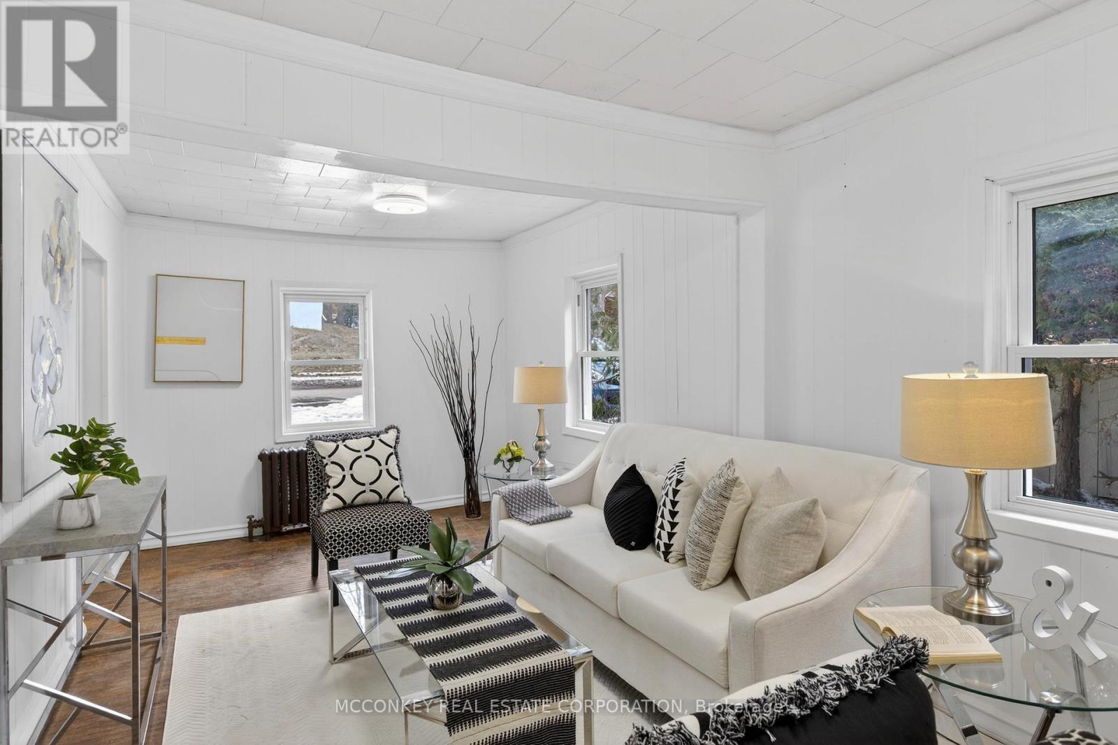 639 Rubidge Street, Peterborough (Town Ward 3), Ontario  K9H 4E9 - Photo 4 - X12923412