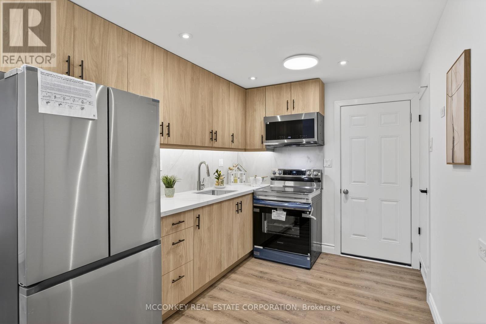 639 Rubidge Street, Peterborough (Town Ward 3), Ontario  K9H 4E9 - Photo 8 - X12923412