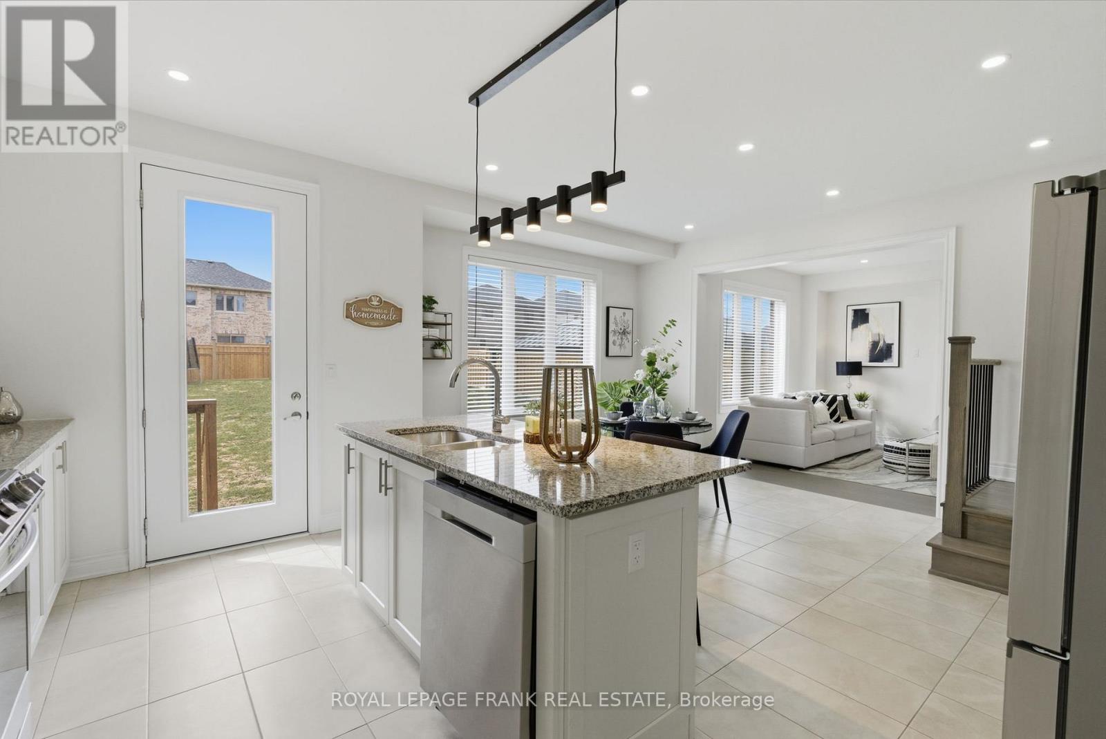 23 Wamsley Crescent, Clarington (Newcastle), Ontario  L1B 0W1 - Photo 9 - E12923606