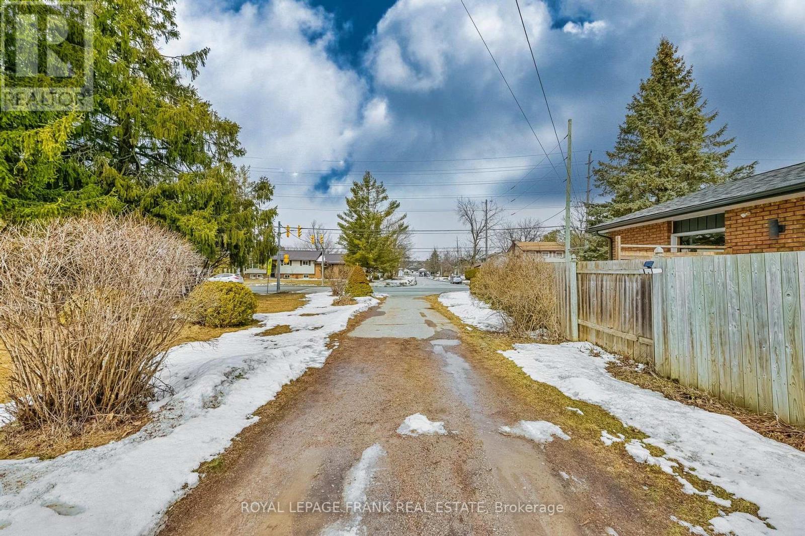 865 Parkhill Road W, Peterborough (Monaghan Ward 2), Ontario  K9J 6P2 - Photo 37 - X12923916