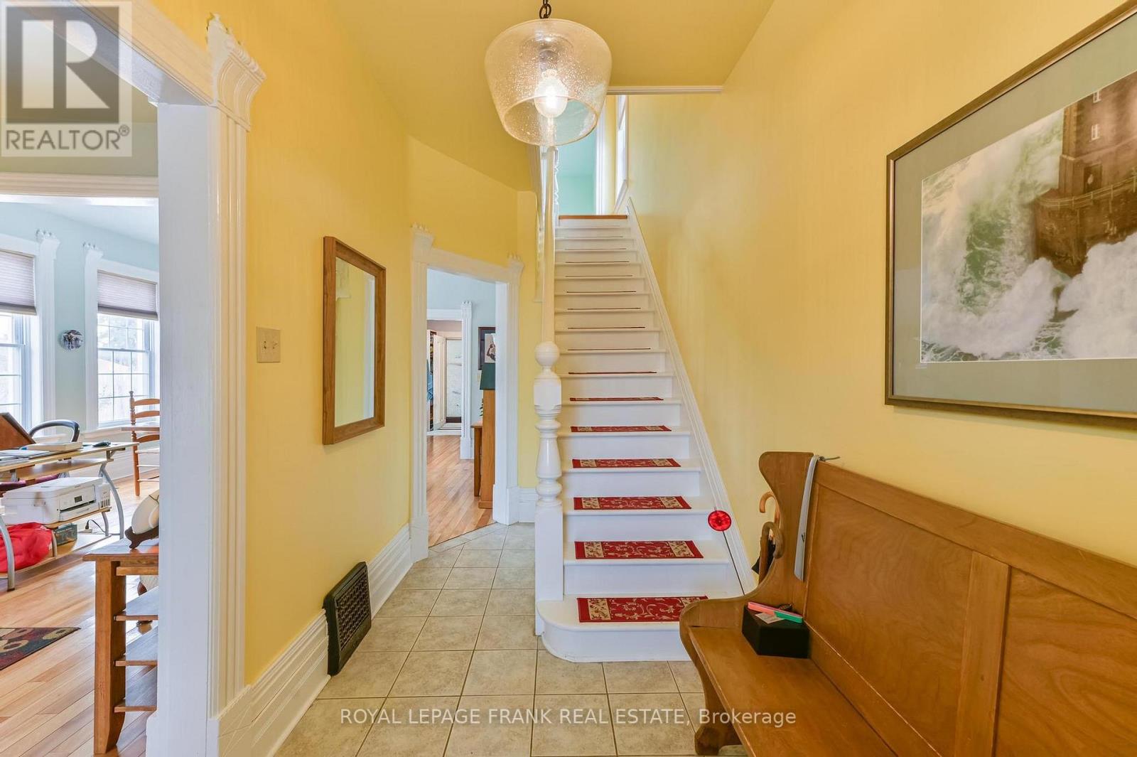 865 Parkhill Road W, Peterborough (Monaghan Ward 2), Ontario  K9J 6P2 - Photo 6 - X12923916