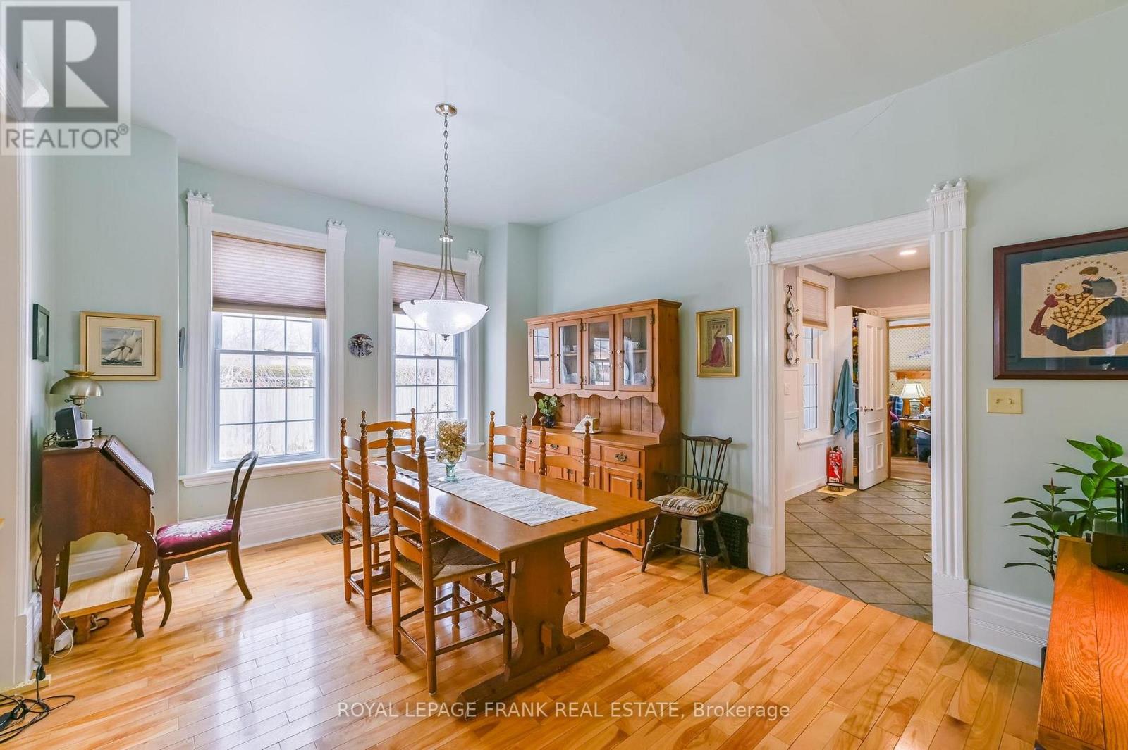 865 Parkhill Road W, Peterborough (Monaghan Ward 2), Ontario  K9J 6P2 - Photo 7 - X12923916