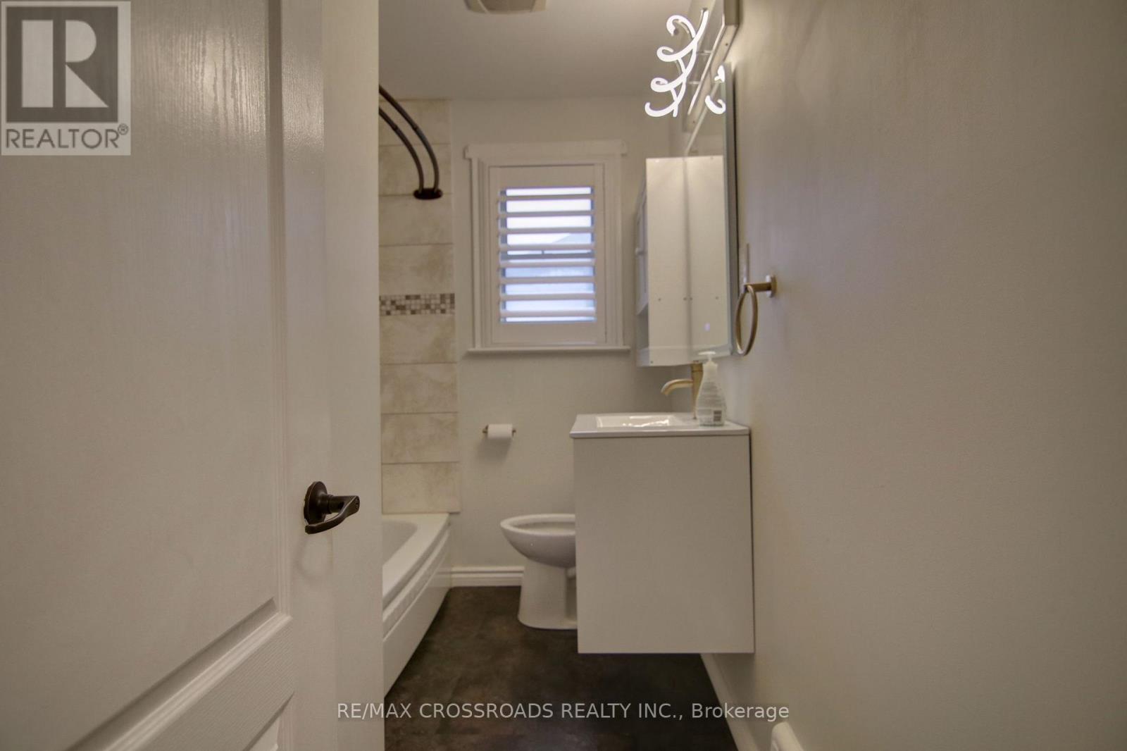 814 Nicholls Street, Peterborough (Northcrest Ward 5), Ontario  K9H 5T8 - Photo 15 - X12923956