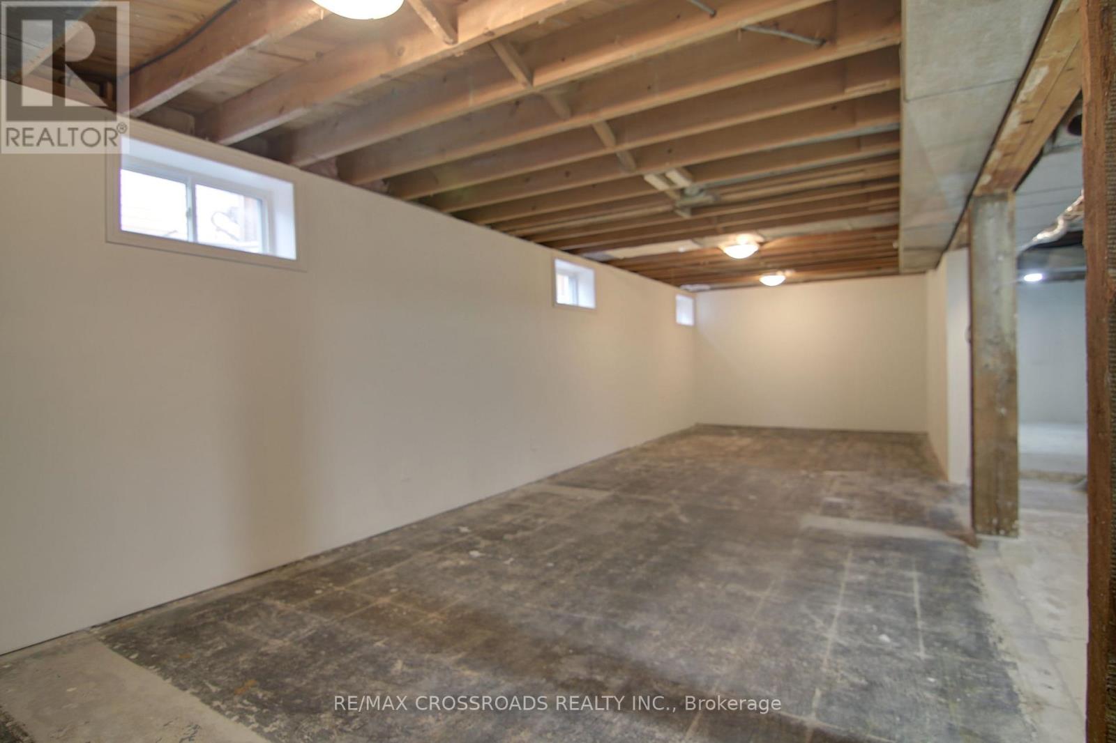 814 Nicholls Street, Peterborough (Northcrest Ward 5), Ontario  K9H 5T8 - Photo 23 - X12923956