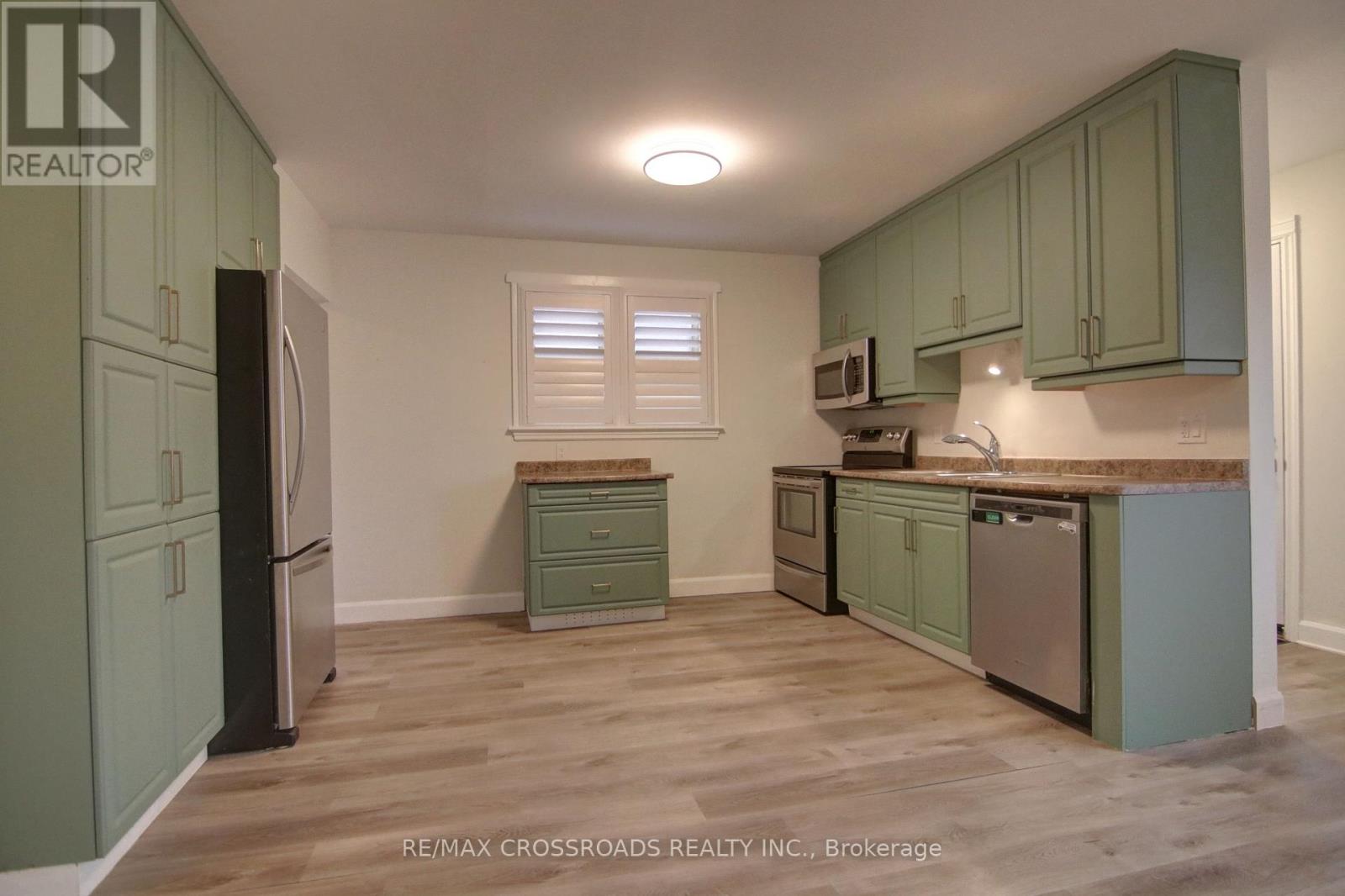 814 Nicholls Street, Peterborough (Northcrest Ward 5), Ontario  K9H 5T8 - Photo 7 - X12923956