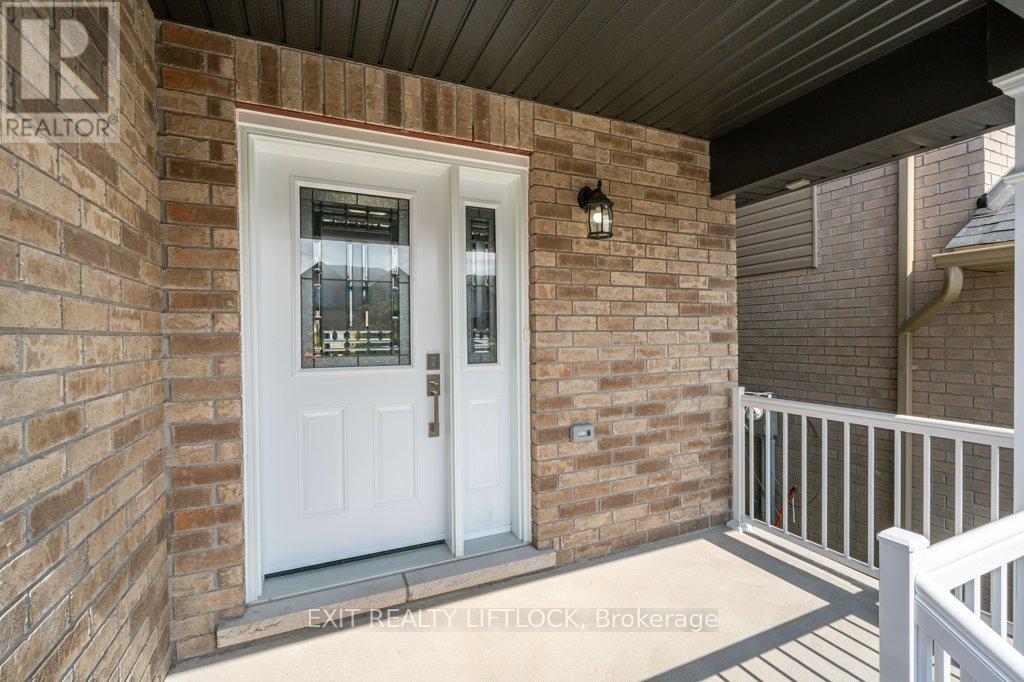 238 O Neil Street, Peterborough (Monaghan Ward 2), Ontario  K9K 0H1 - Photo 2 - X12924374
