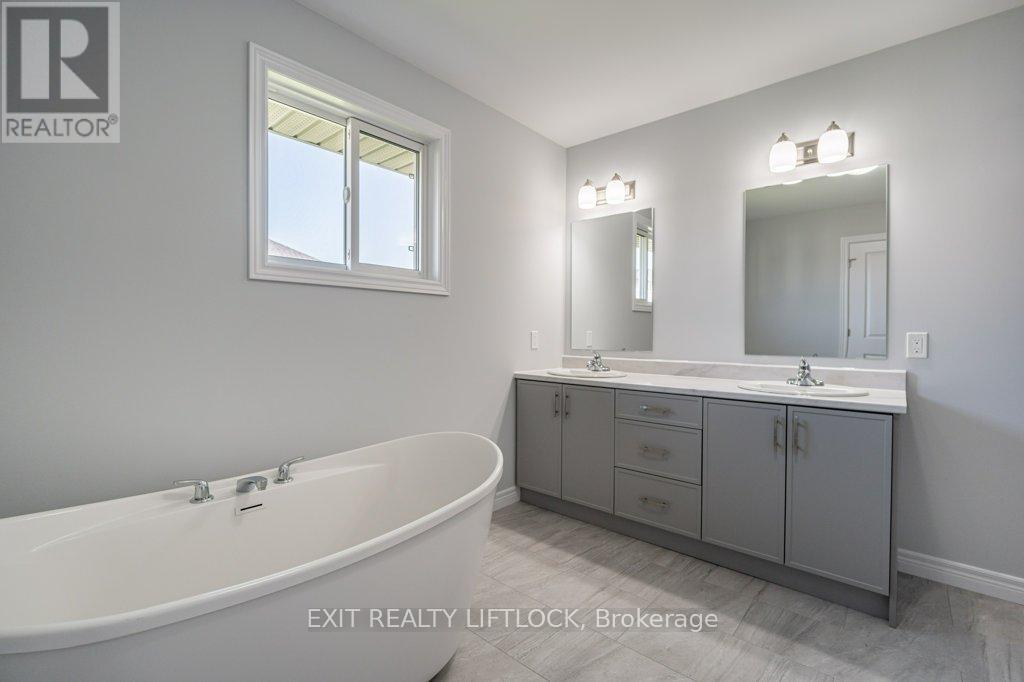 238 O Neil Street, Peterborough (Monaghan Ward 2), Ontario  K9K 0H1 - Photo 23 - X12924374