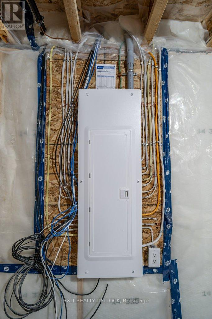 238 O Neil Street, Peterborough (Monaghan Ward 2), Ontario  K9K 0H1 - Photo 30 - X12924374