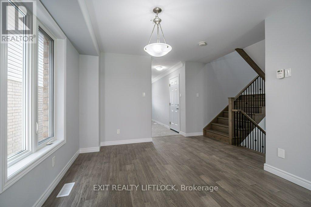 238 O Neil Street, Peterborough (Monaghan Ward 2), Ontario  K9K 0H1 - Photo 7 - X12924374