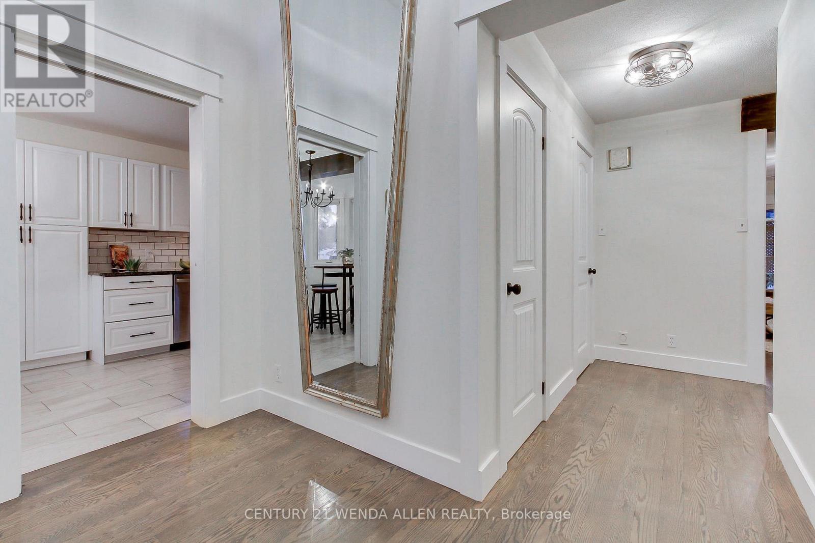 24 Maple Grove Road, Kawartha Lakes (Lindsay), Ontario  K9V 4R6 - Photo 5 - X12924146